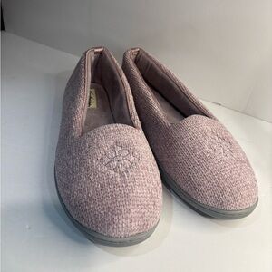 Women’s memory foam slippers size large 9-10